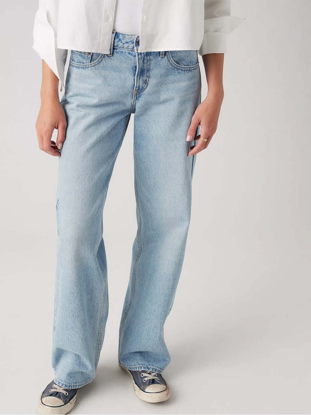 Levi’s Low Loose in Light Wash - Picture 5 of 11